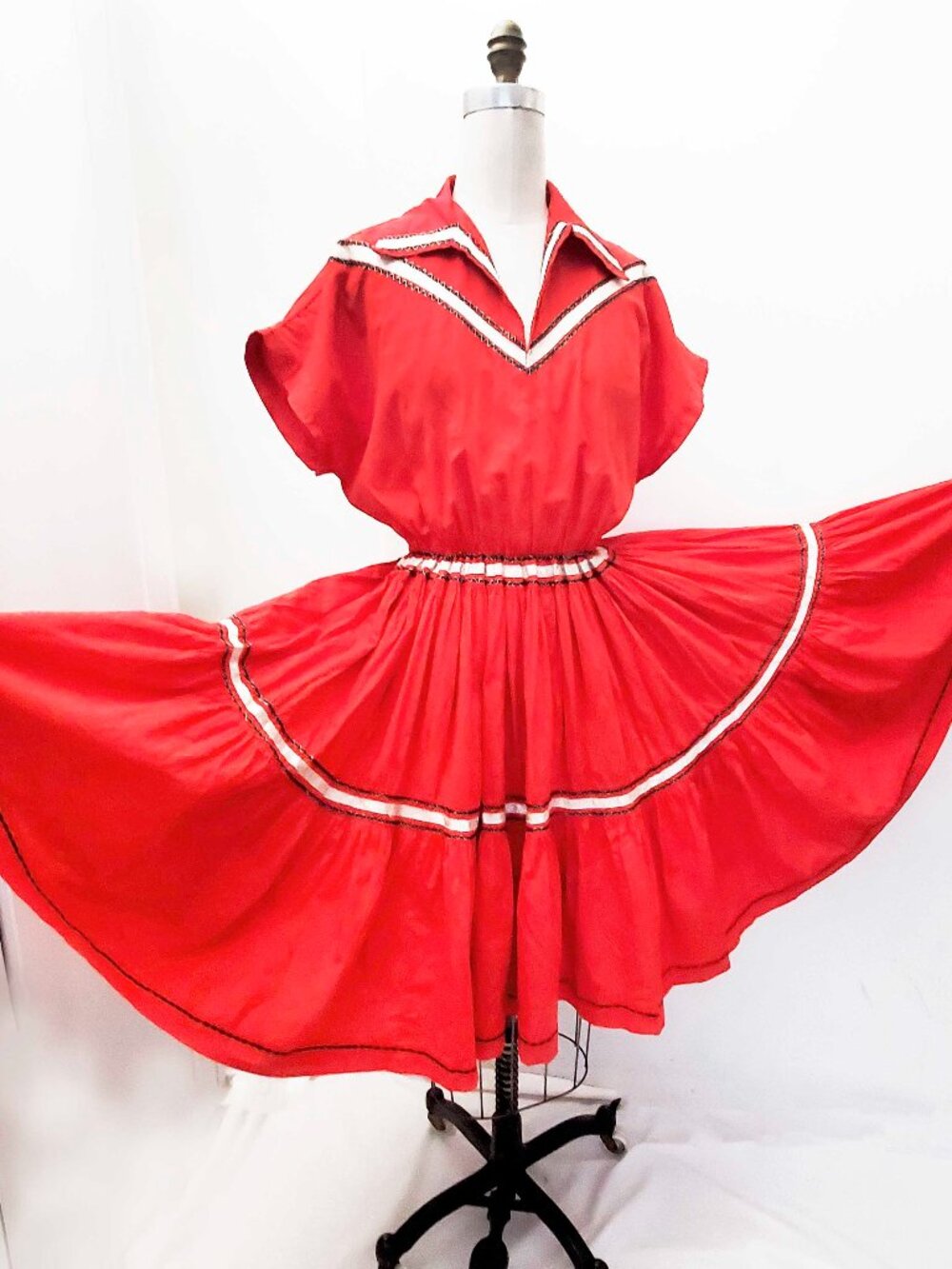 Vintage 50s Women's Patio Dress Red Full Swing Skirt Western Mexican Fiesta